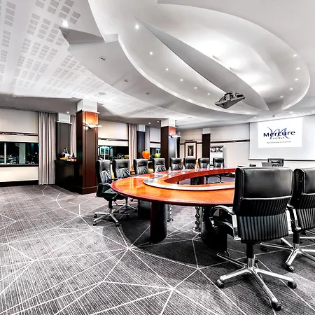 Mercure Paris Cdg Airport & Convention 4* Roissy-en-France